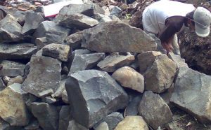 jenis batu belah yang sering digunakan untuk bahan konstruksi bangunan